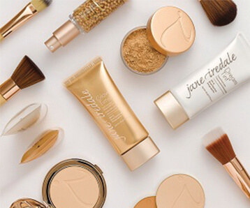 Powder vs. Liquid Foundation: Which Is Best?