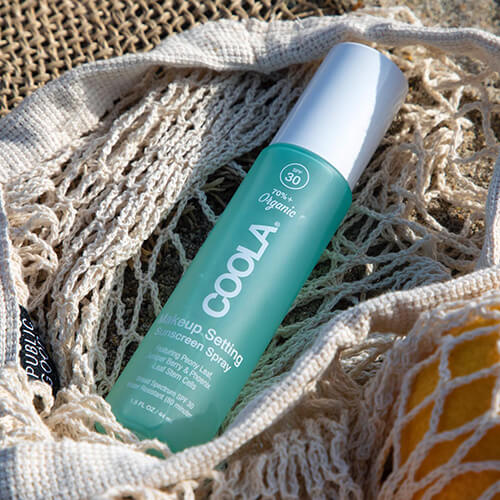 Coola online setting spray
