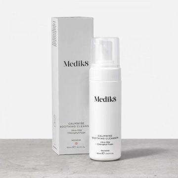 Medik8 Calmwise Soothing Cleanser with box