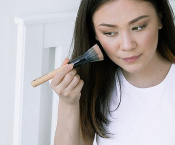 5 Reasons Your Makeup Isn't Lasting The Day